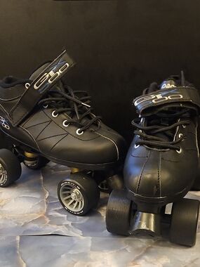 Pacer GX 500 unisex Roller Skates Size 6 with Protective Gear and Skate Bag
